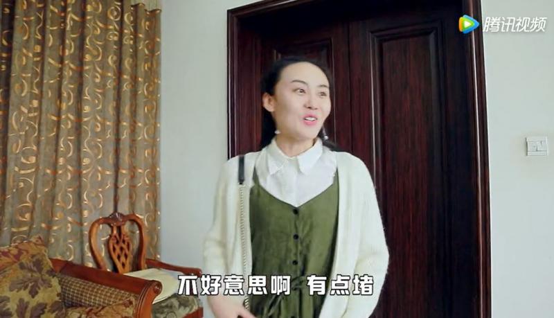 同學會上大家爭相巴結「嫁給大老闆的校花」，沒想到當她說出…瞬間看出人情冷暖！ 