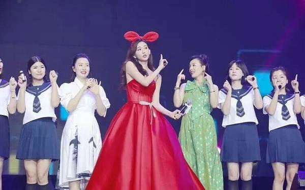 林志玲打扮成「兔女郎」參加活動，網友們看後紛紛不淡定了！
