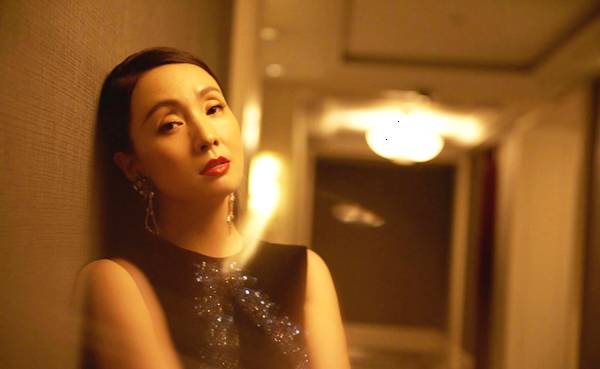 林志玲打扮成「兔女郎」參加活動，網友們看後紛紛不淡定了！