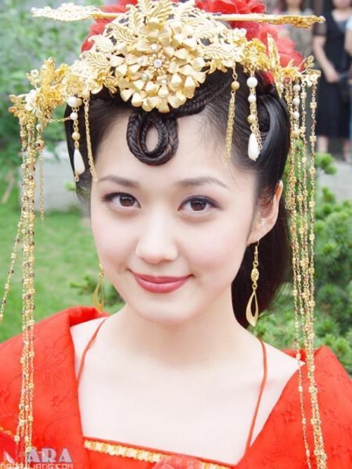 比楊冪還火，美過范冰冰，但被封殺10年，如今現身菜市場成這樣！ 