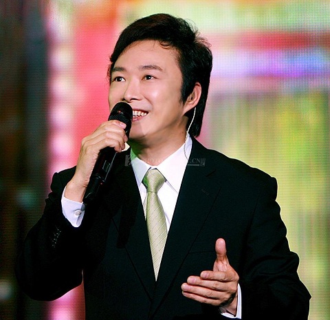 「費玉清」年屆60仍賣力演出！他受訪時透露「如果有天走了」會將20億財產都留給… 