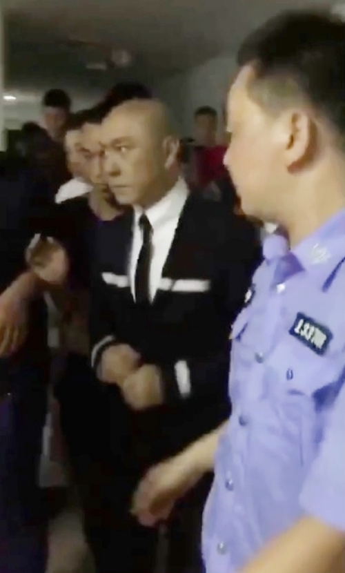 張衛健驚傳吸毒被捕，本人出面回應！