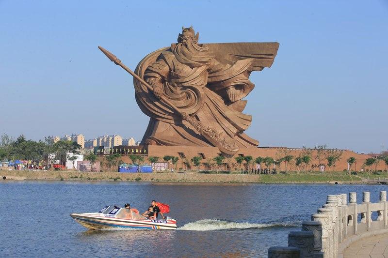 中國完成「19層樓高巨型關羽雕像」震驚全亞洲！走進雕像「又是另一個世界」內有乾坤好精采！ 