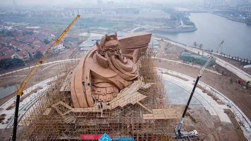 中國完成「19層樓高巨型關羽雕像」震驚全亞洲！走進雕像「又是另一個世界」內有乾坤好精采！ 