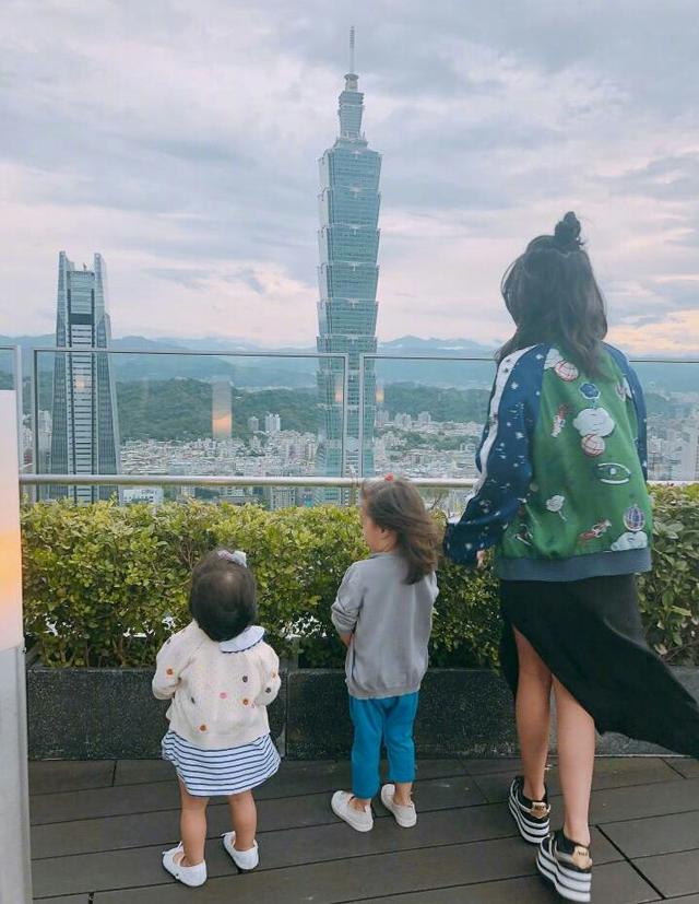 修杰楷親自為賈靜雯大女兒慶生，前夫孫志浩卻毫無表示！
