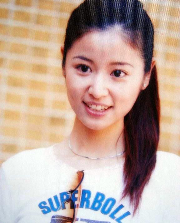 林心如曾愛他8年，他卻愛上她的閨蜜，如今57歲依舊單身成糟老頭！