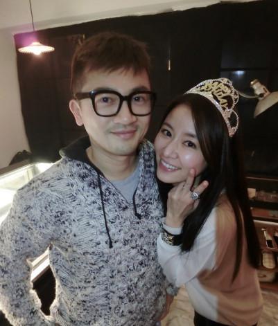 林心如曾愛他8年，他卻愛上她的閨蜜，如今57歲依舊單身成糟老頭！