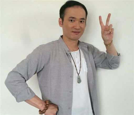 他因《海角七號》爆紅年薪破百萬！最後落得「負債離婚下場」....11歲女兒一句話徹底打醒他！ 