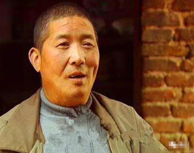 農民上山採藥撿到一枚金屬片，國家無償收走，現在成國寶，禁止對外展出！ 