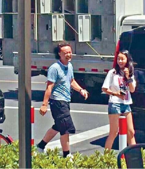 陳奕迅13歲女兒近照曝光！一雙「超美長腿」竟比媽媽高出一大截！網友超羨慕！ 