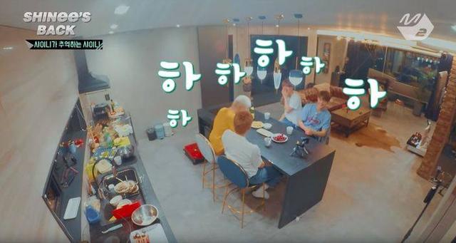 SHINee笑著提金鐘鉉「飯台上依舊有給他的香檳」 