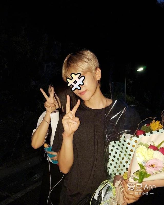 「EXO」「新聞」 如果下輩子不能當小啵的女友，我選擇當校友！ 