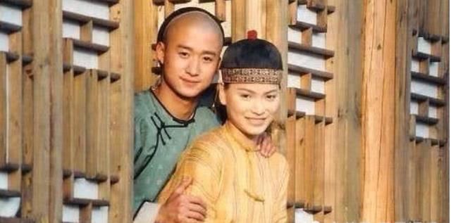 快被遺忘的女演員！吳京最終沒娶她，被富商拋棄，今46歲擺攤賣魚!