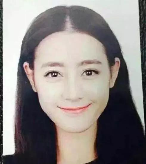 這十位女星證件照，有人一眼就能認出，有的卻與平時照片差距太大