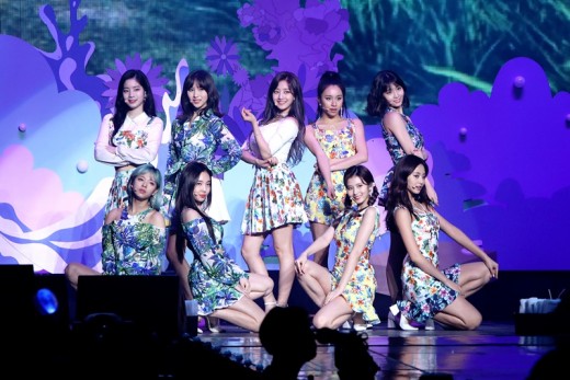 [TWICE][新聞]180619 TWICE確定出演《IdolRoom》 回歸首個藝能節目！ 