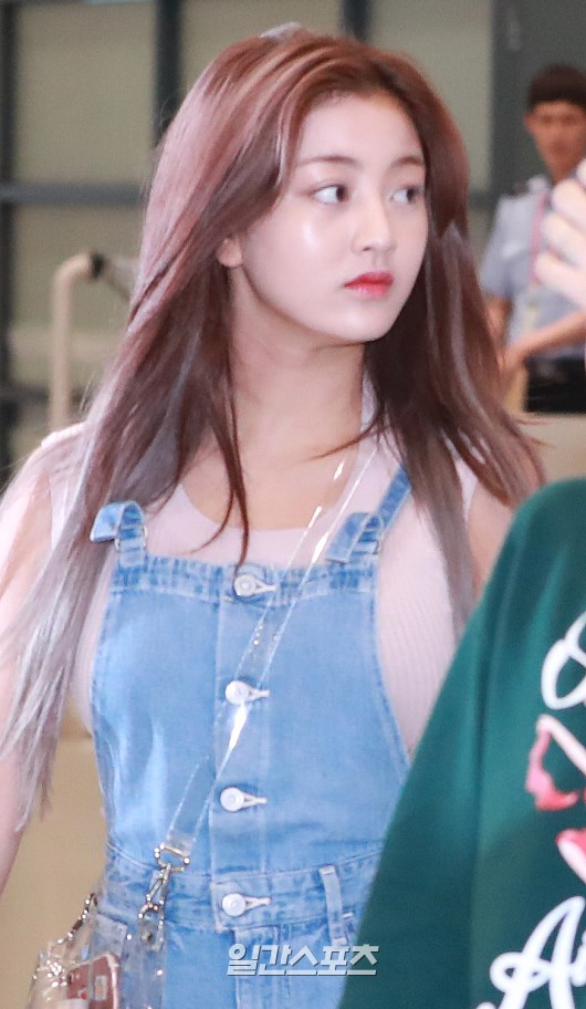 [TWICE][新聞]180619 TWICE確定出演《IdolRoom》 回歸首個藝能節目！ 