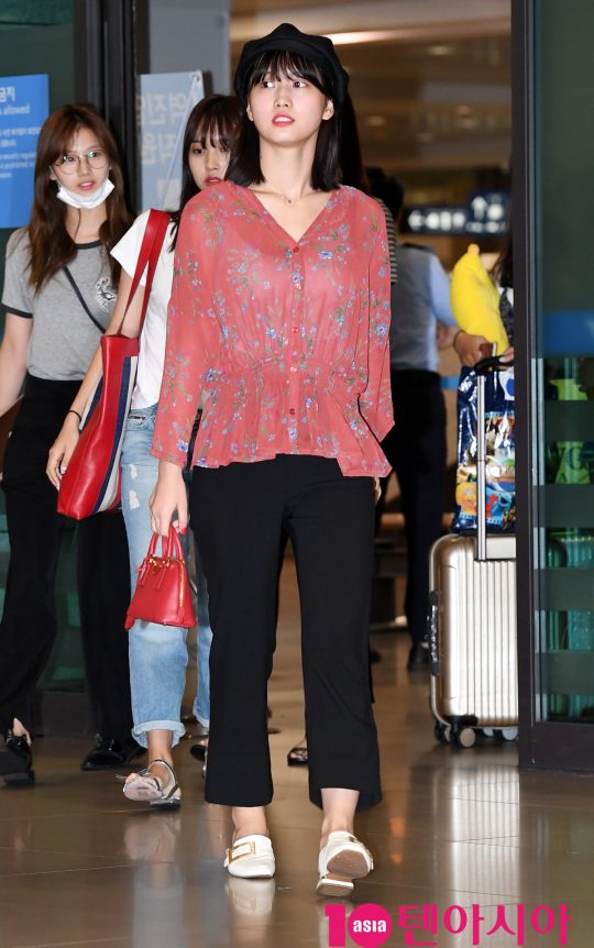 [TWICE][新聞]180619 TWICE確定出演《IdolRoom》 回歸首個藝能節目！ 