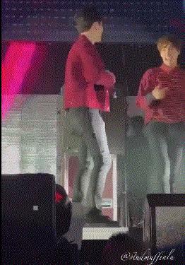 [EXO][新聞]180619 記憶拉回Gucci早春秀《ELLE》公開KAI秀場致命照 