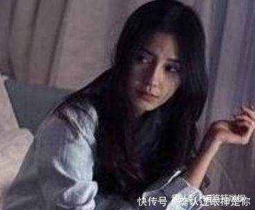 7位女明星抽菸，楊穎熟練，趙麗穎搞笑，最後一位你肯定想不到！