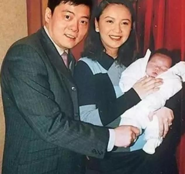 曾華倩曾為兒子放棄演藝圈，而名氣不輸趙雅芝的她也被曝有私生子！