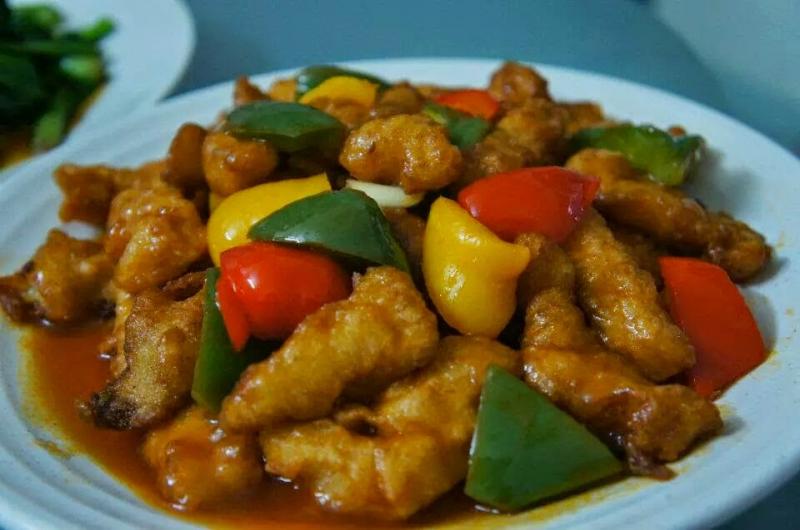 酸甜魚片~鮮甜的炸魚片，配上酸酸甜甜的辣椒醬， 超搭既醒胃，吃過，回味無窮哦！