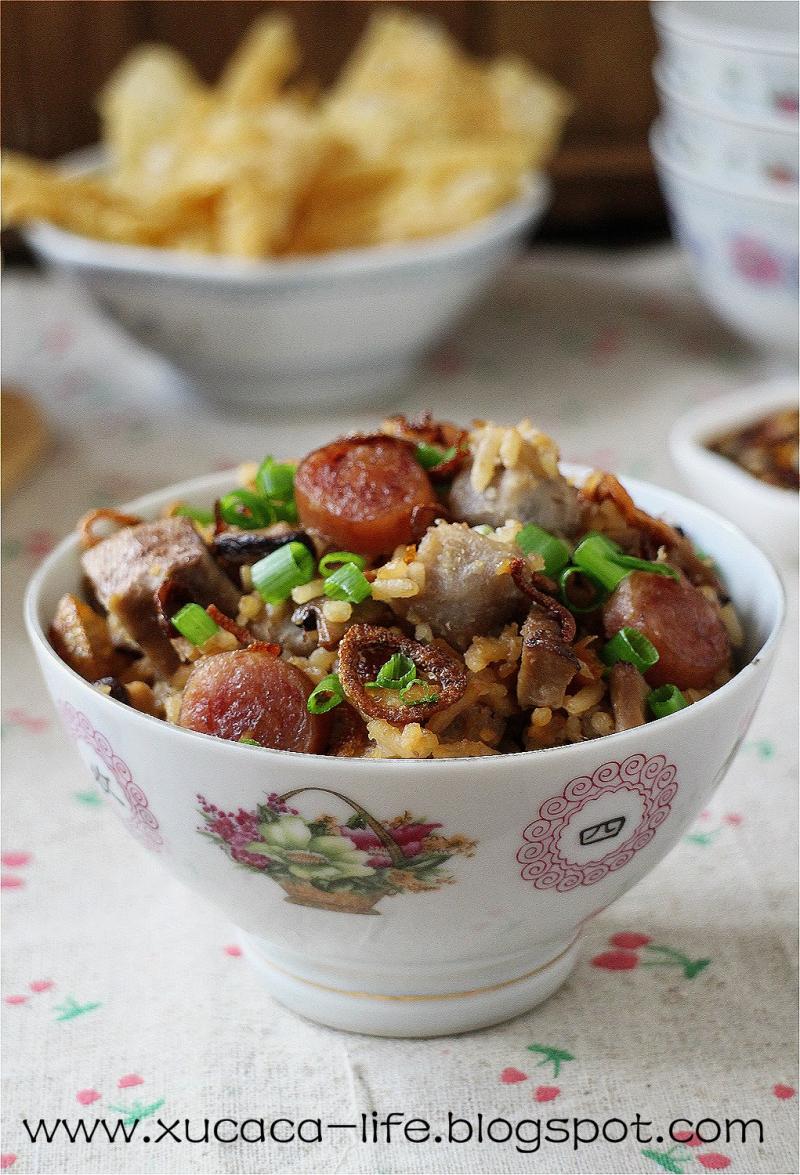 芋頭飯 簡易做法~統統材料炒香後，倒入電飯鍋『一鍋熟』就好了!!!