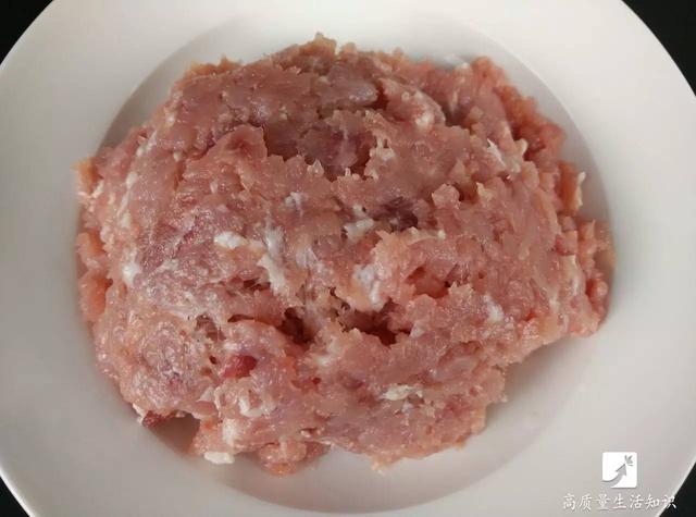 包餃子剁肉餡好麻煩啊！教你一招，5分鐘就能剁好肉餡，原來這麼簡單，真是不敢相信，學起來！ 