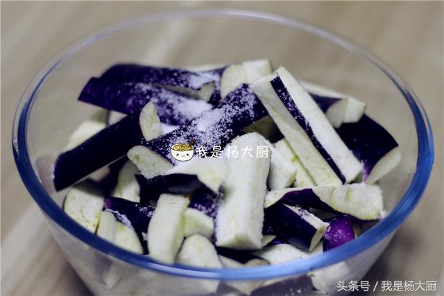媽媽教我這樣燒茄子，簡單又方便！超級下飯，每次都吃兩大碗飯！愛吃茄子的朋友收藏吧！