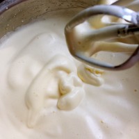 低糖少油的水蒸蛋糕，松軟可口，美味健康，不要錯過哦！ 