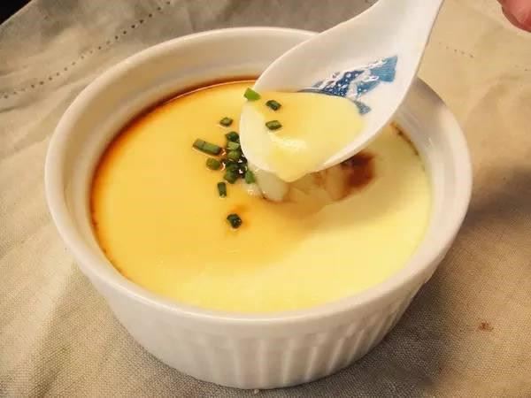 原來我們蒸蛋的時候少放了「這樣東西」，難怪餐廳賣的蒸蛋又香又滑又好吃！ 