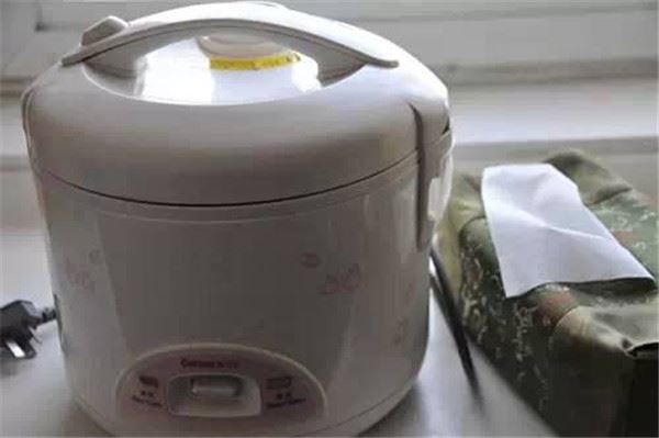 原來我們蒸蛋的時候少放了「這樣東西」，難怪餐廳賣的蒸蛋又香又滑又好吃！ 