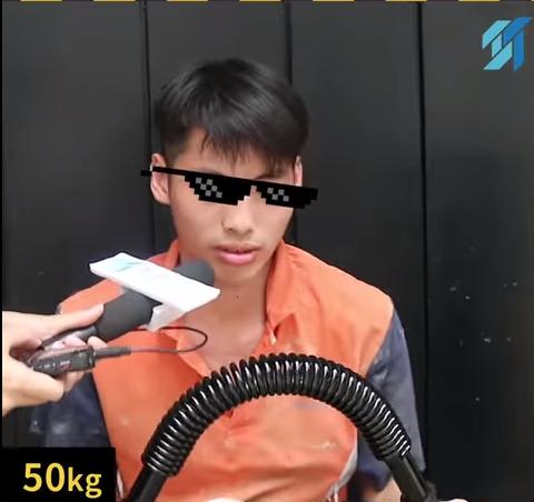 握力棒測試「普通人 VS 建築工人」的力量　差距大到讓人傻眼