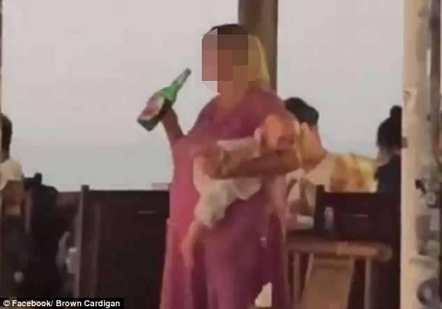 媽媽帶小孩旅行「沒有忘記啤酒」　一邊抱著寶寶一邊狂喝驚呆網友