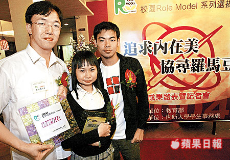 她罹癌失去下巴竟被狠嗆「長那麼醜，還敢坐櫃臺？」沒想到婆婆卻說了「這句話」讓她淚崩！