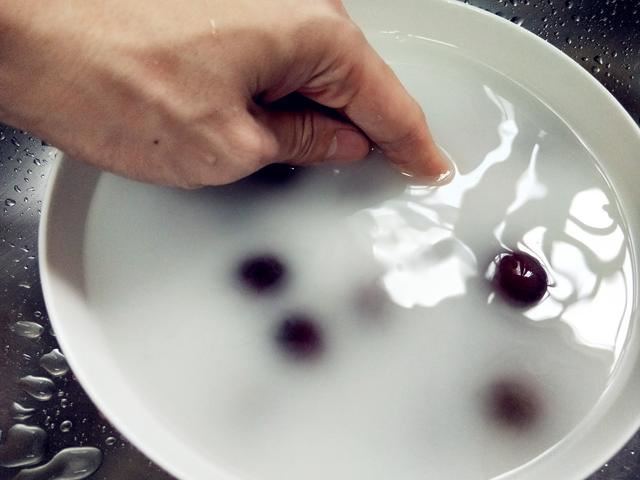 家長們要學啦！這才是洗葡萄的正確方法，簡單4步，連皮都可以吃
