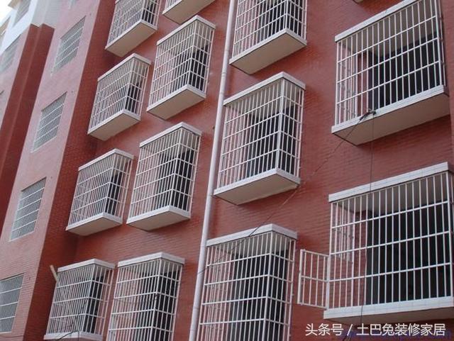 陽台還在裝防盜網你就out了？現在都流行裝這種，好看又安全！