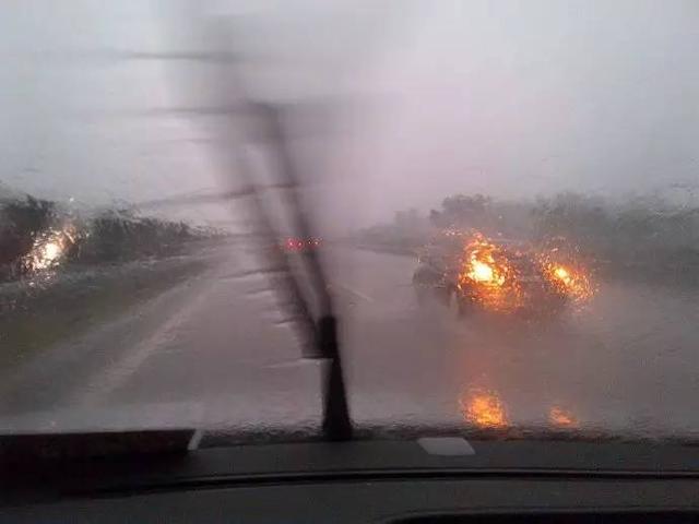 下雨時雨刷器您會用嗎？？據說很多人都用錯了