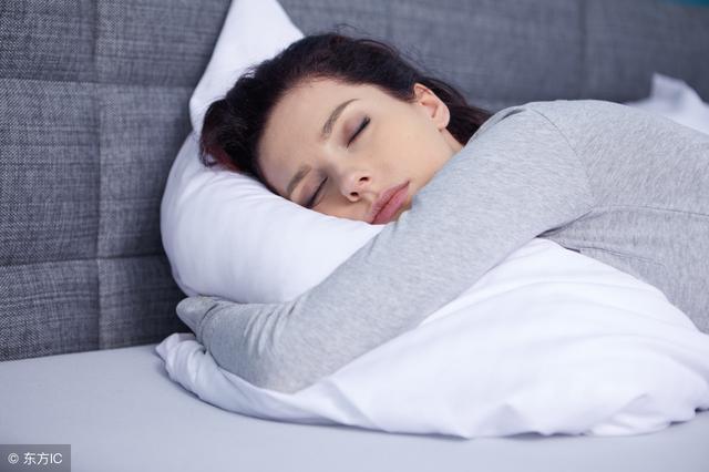 每1次熬夜，對免疫力都是沉重打擊！用它泡水喝，拯救你的免疫力