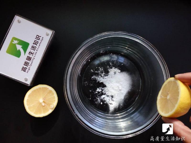 牙齒太黃笑都不敢笑怎麼辦？教你簡單一招，兩分鐘讓牙齒變白，再也不用掩嘴笑了 