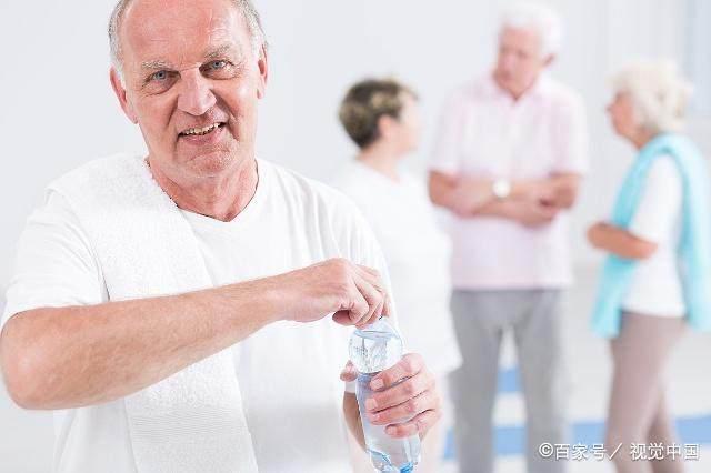 每天這樣飲水，排毒，益壽！讓你70沒病，80不老！（早看早受益）