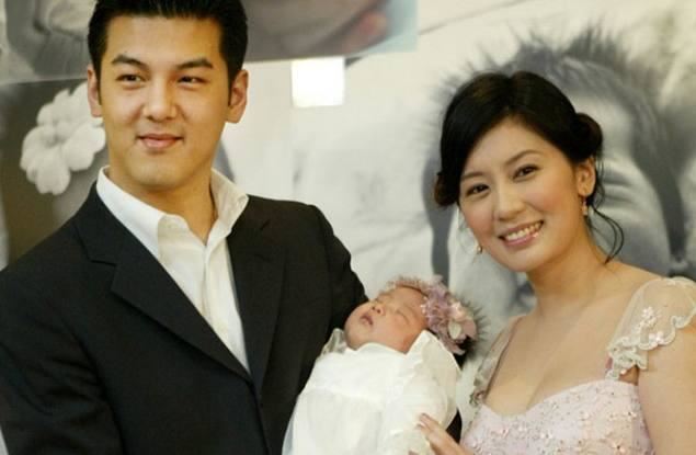 賈靜雯的前夫婆婆，對比現任婆婆，網友：差距不是一般的大！