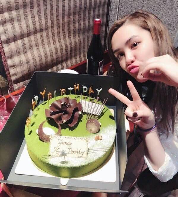 鍾麗緹20歲大女兒與男朋友秀恩愛，卻被網友吐槽比張倫碩還老！