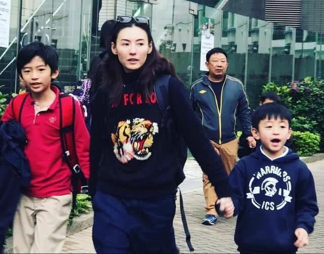 謝霆鋒每年給8000萬撫養費張柏芝卻還是哭窮，大兒子說出了實情!