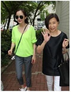看完baby婆婆，再看看楊冪婆婆，差距不是一般大