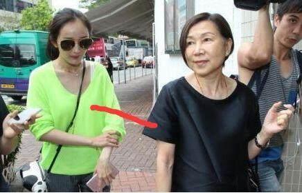 看完baby婆婆，再看看楊冪婆婆，差距不是一般大