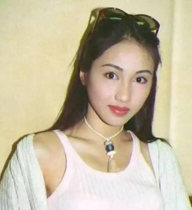 黎姿的三個女兒和賈靜雯的三個女兒，真是沒有對比就沒有傷害！