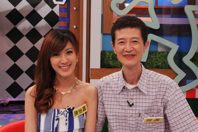 61歲演員「阿西」長相平凡，沒想到他的女兒竟然「美成這樣」，男人看一眼就想娶回家！