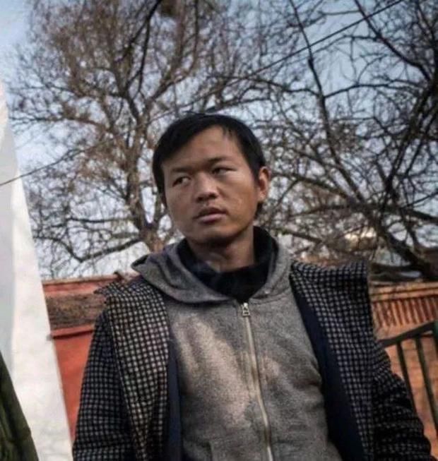 王寶強替身騙女演員開房，事情敗露遭人圍毆扇耳光! 