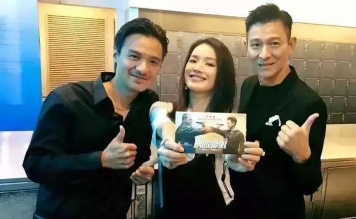 劉德華亮相女兒畢業禮再上熱搜: 57歲劉德華憑什麼能火三十年? 