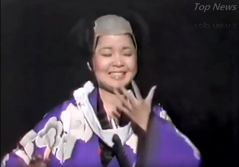 鄧麗君超狂「打扮成日本武士」自己還笑場　整場「魔性口音大吼大叫」網笑：重播好幾遍 